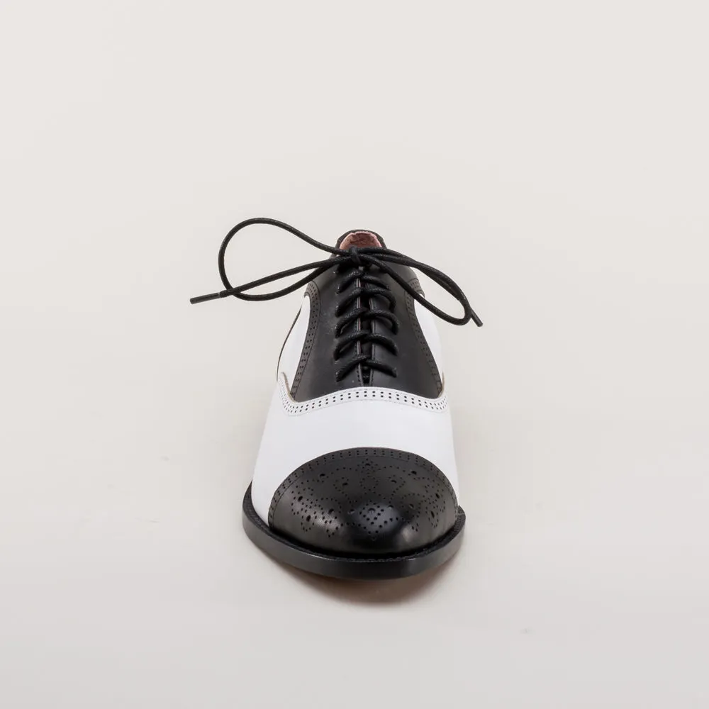 Gladys Women's Vintage Cap Toe Oxfords (Black/White)