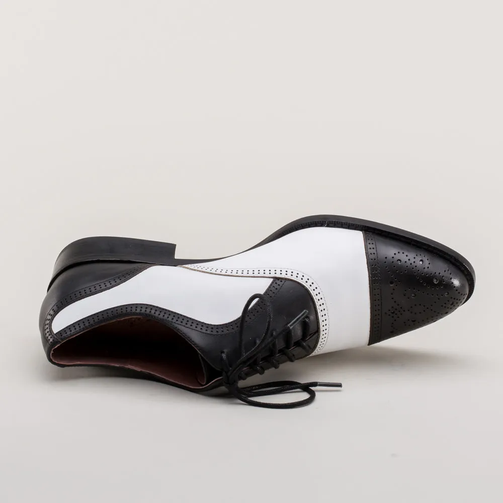 Gladys Women's Vintage Cap Toe Oxfords (Black/White)