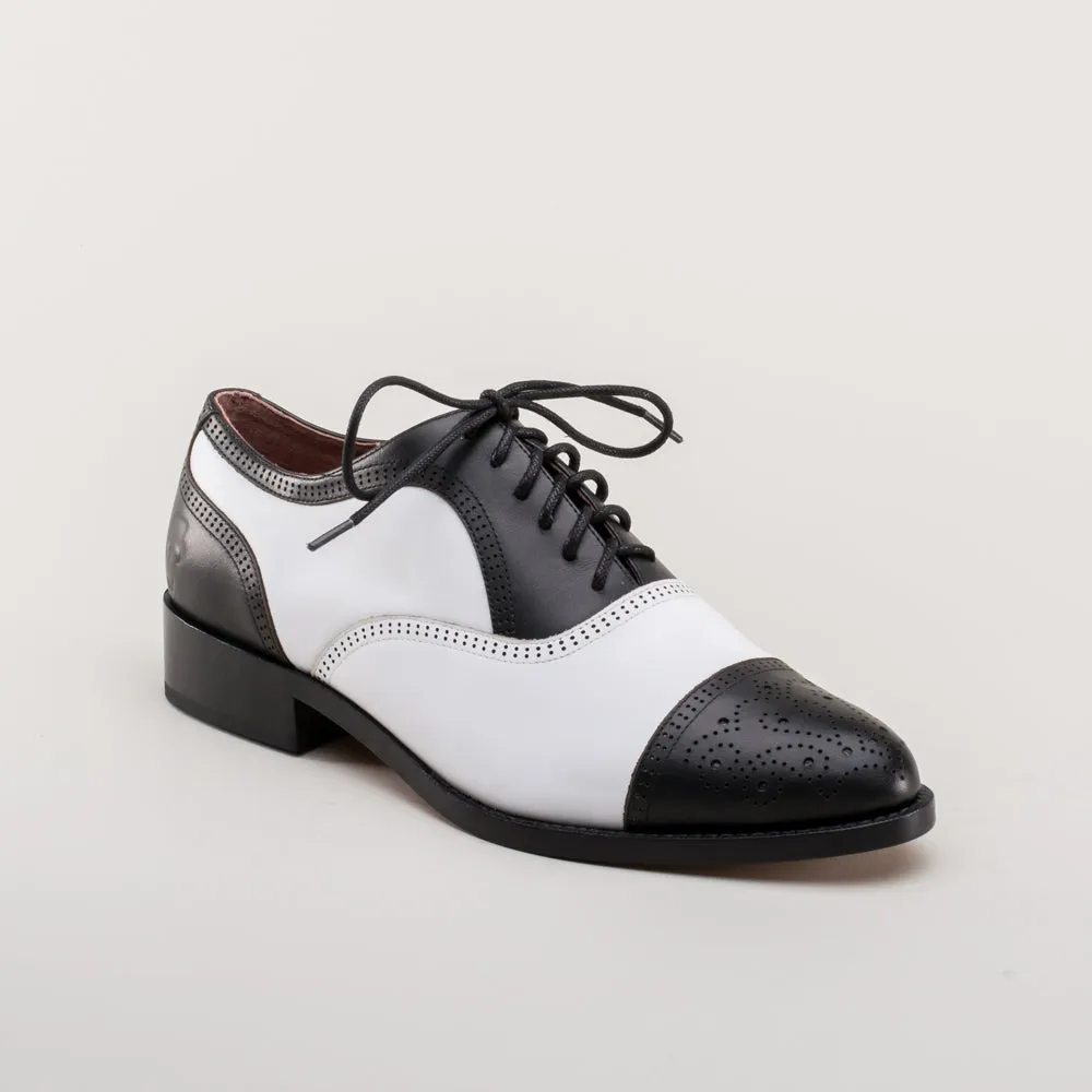 Gladys Women's Vintage Cap Toe Oxfords (Black/White)