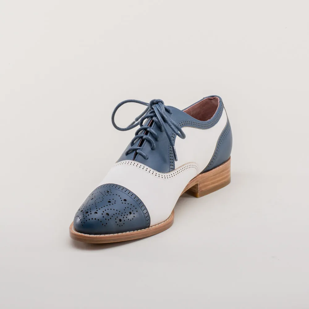 Gladys Women's Vintage Cap Toe Oxfords (Blue/White)