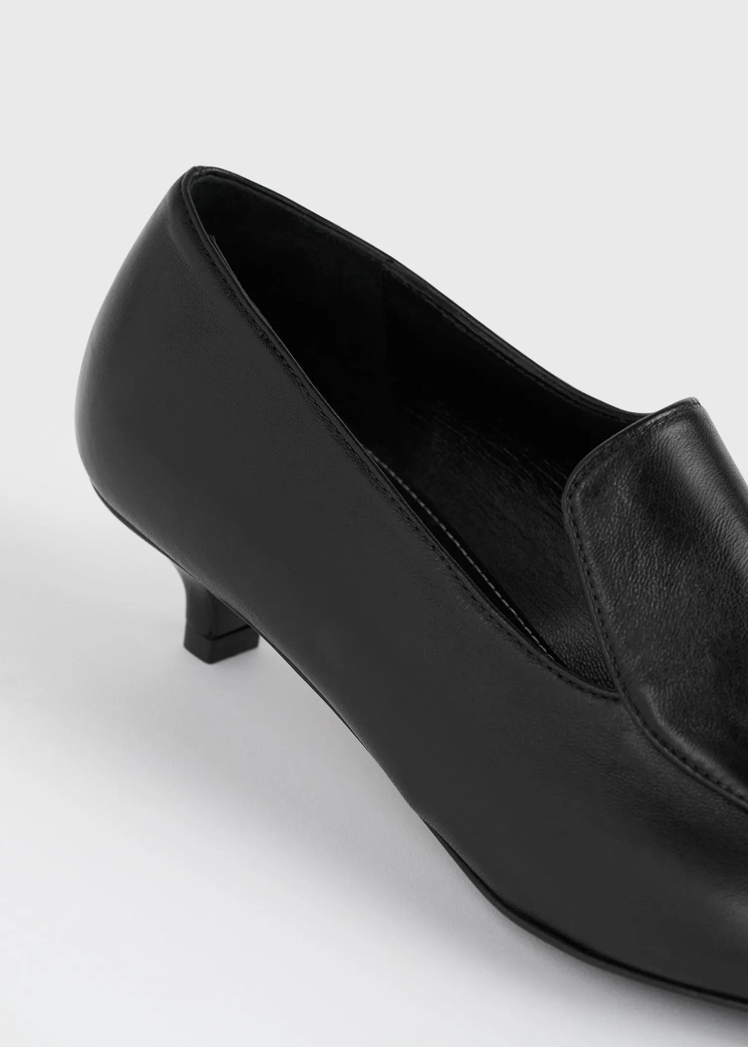 Leather kitten loafers black
