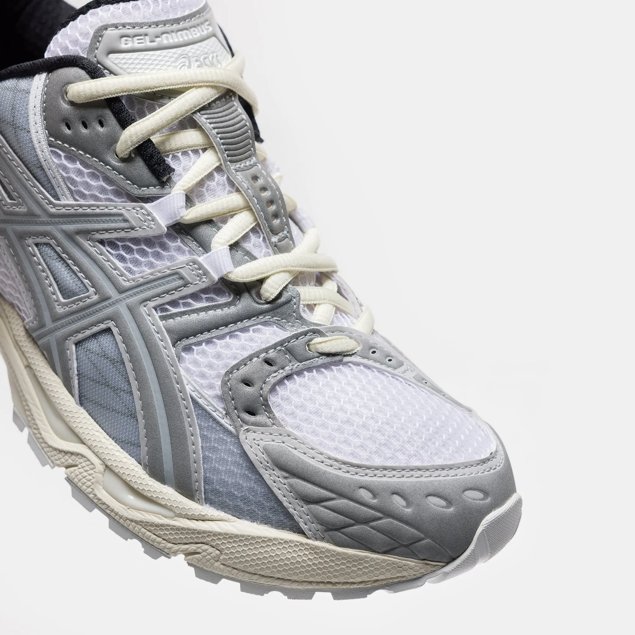 MIN NANO Gel-Nimbus 10.1 Sneaker in White/Sheet Rock