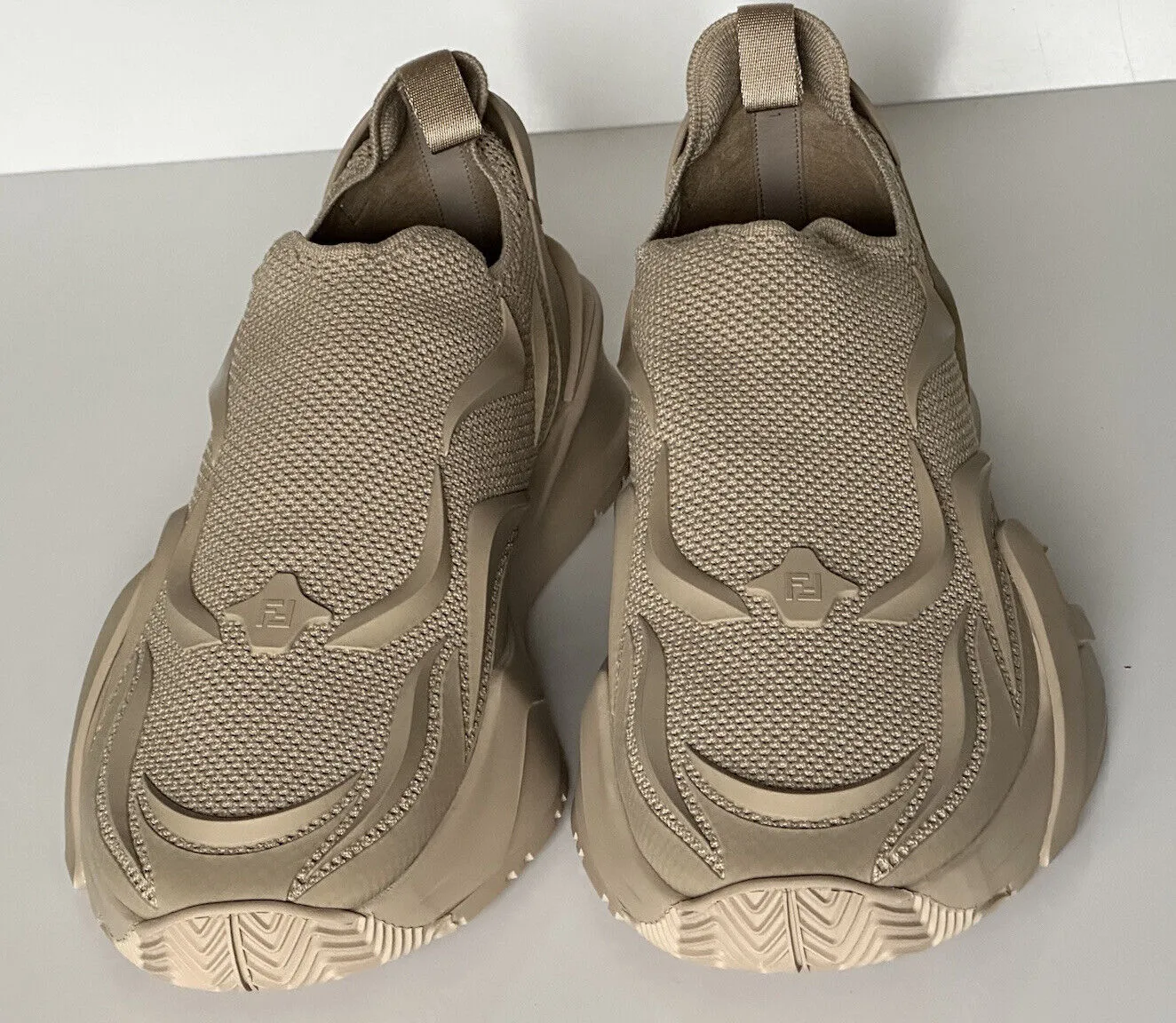 NIB 1050 Fendi Flow Men's Fabric Beige Sneakers 11 US (44 Euro) 7E1504 Italy