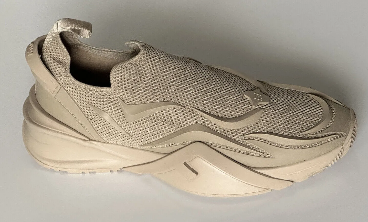NIB 1050 Fendi Flow Men's Fabric Beige Sneakers 11 US (44 Euro) 7E1504 Italy