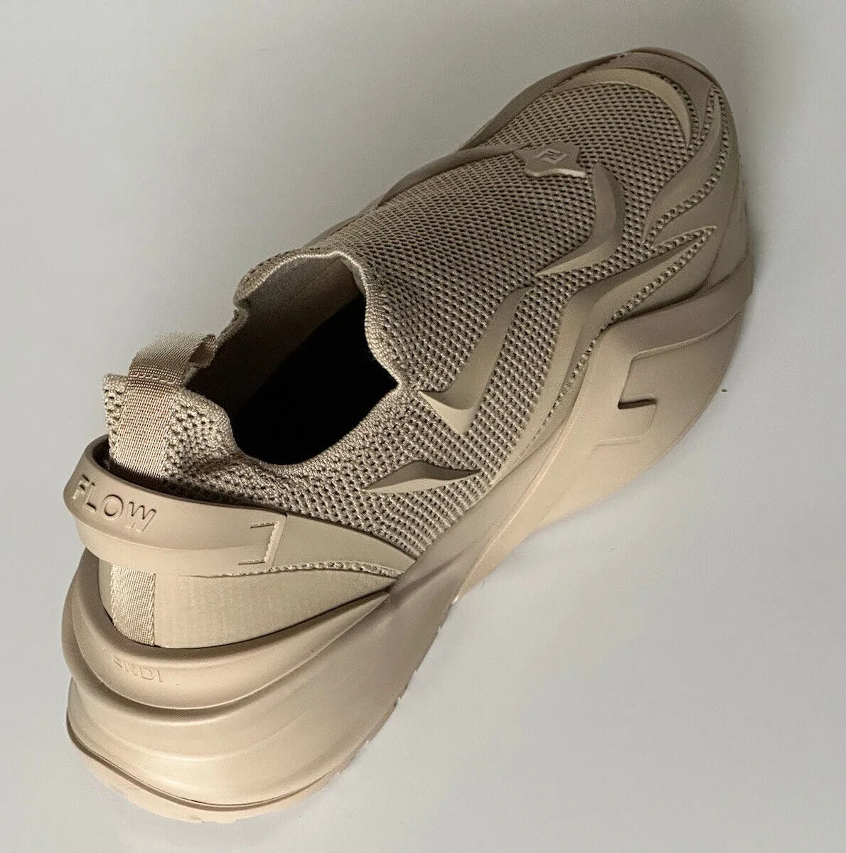 NIB 1050 Fendi Flow Men's Fabric Beige Sneakers 11 US (44 Euro) 7E1504 Italy